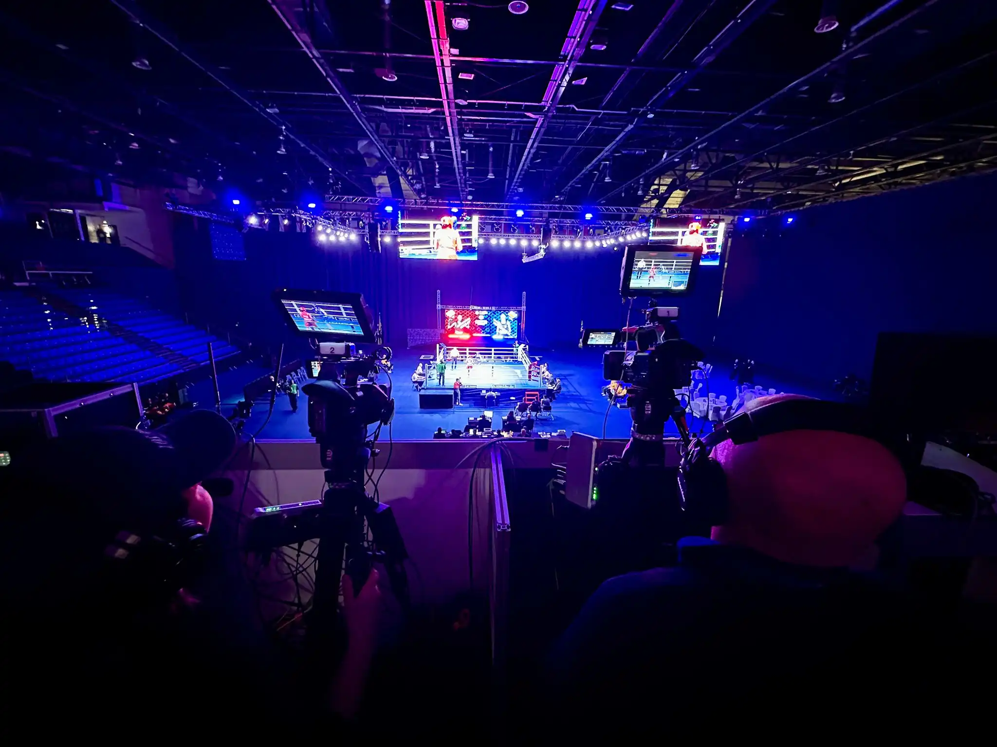 okolvivas-host-broadcast-kameraallas