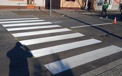 Az útburkolati jelek tartóssága: hidegplasztik az utak szolgálatában